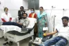 जन्मदिन पर 55 किमी दूर से जाकर दो रक्तवीरो ने किया रक्तदान