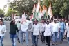 कांग्रेस नेता प्रियंका गाँधी ओर युथ कांग्रेस के राष्ट्रीय अध्यक्ष श्रीनिवास को यूपी सरकार द्वारा हिरासत में लेने का डूंगरपुर मे यूथ कॉंग्रेस का विरोध प्रदर्शन