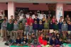 राजकीय उच्च प्राथमिक विद्यालय लौहारिया में स्वेटर वितरण किया