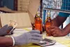 गुजरात से सटे रतनपुर बॉर्डर पर सरकारी शराब के ठेके से 3 लाख से ज्यादा की शराब चोरी, केस दर्ज