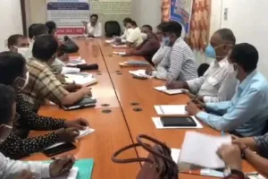 डूंगरपुर एडीएम कृष्णपाल सिंह चौहान ने कलेक्ट्रेट सभागार में अधिकारियों की साप्ताहिक ली बैठक