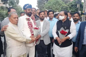 मंत्री मालवीया का जयपुर खोड़निया के निवास पर स्वागत