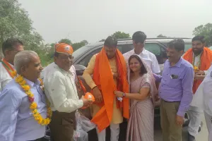 भाजपा प्रदेशाध्यक्ष पुनिया का डूंगरपुर दौरा :  पूर्व विधायक कटारा ने सतीश पुनिया का कमल पुष्प भेट कर किया स्वागत