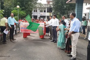 महिला समानता दिवस पर निकाली रैली, जिला कलेक्टर ने हरी झंडी दिखाकर किया रवाना