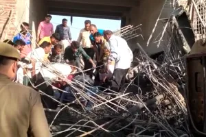 निर्माणाधीन रिसोर्ट की छत गिरने से 4 मजदूर दबे, नागरिक सुरक्षा टीम ने मजदूरो का किया सकुशल रेस्क्यू 