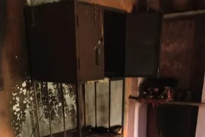 खाना बनाते समय गैस सिलेंडर में लगी आग, पुलिस के सूझबूझ से टला बड़ा हादसा